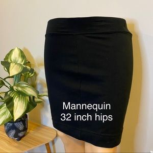 BLACK MINI SKIRT STRETCH FORM FITTING COMFY CASUAL NIGHT OUT 5% spandex